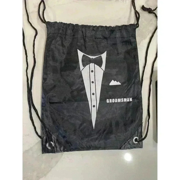 Groomsman Kit - Includes Drawstring Bag, Flask, Hat and Sunglasses - New - Picture 2 of 6